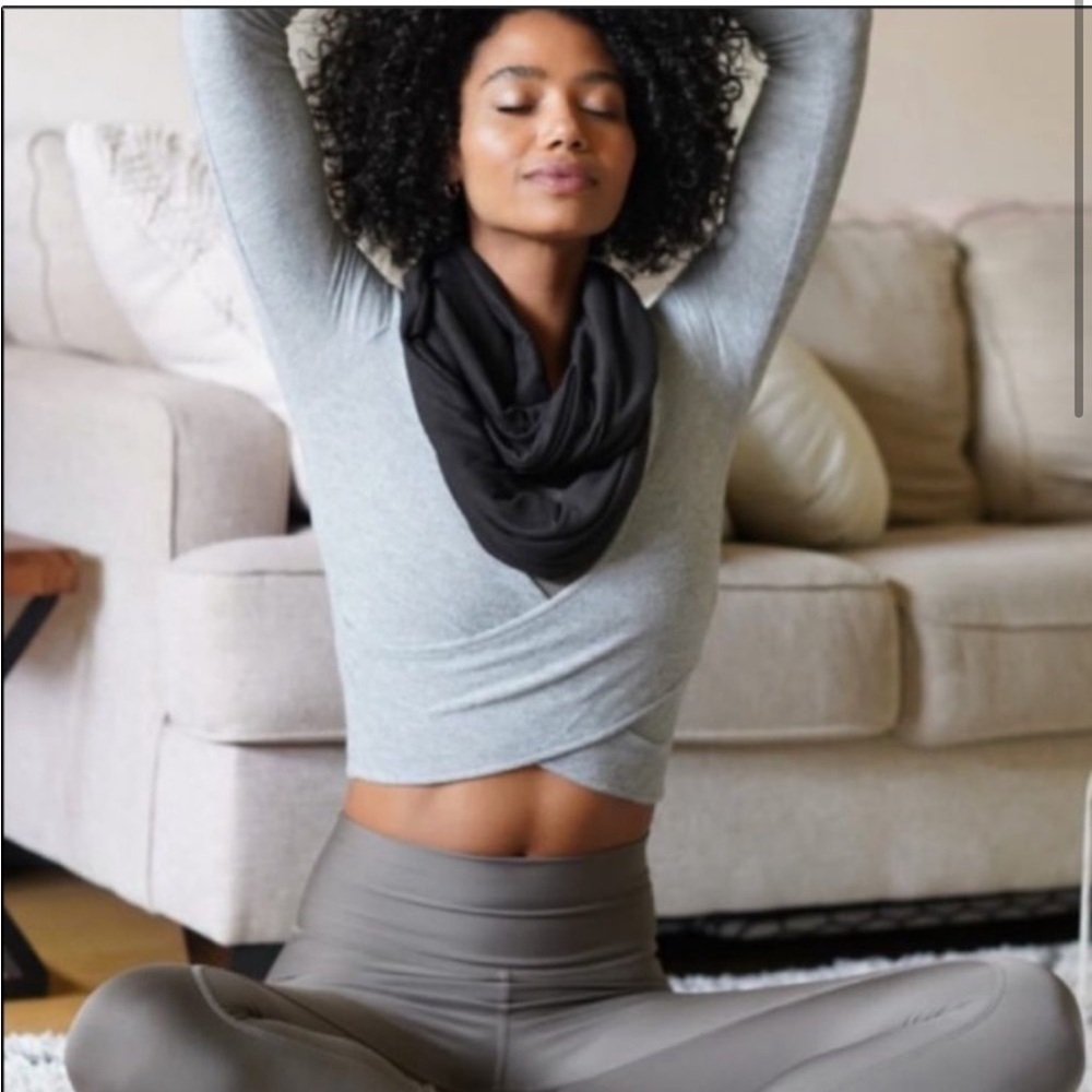 Beyond Yoga Infinity Pocket Scarf